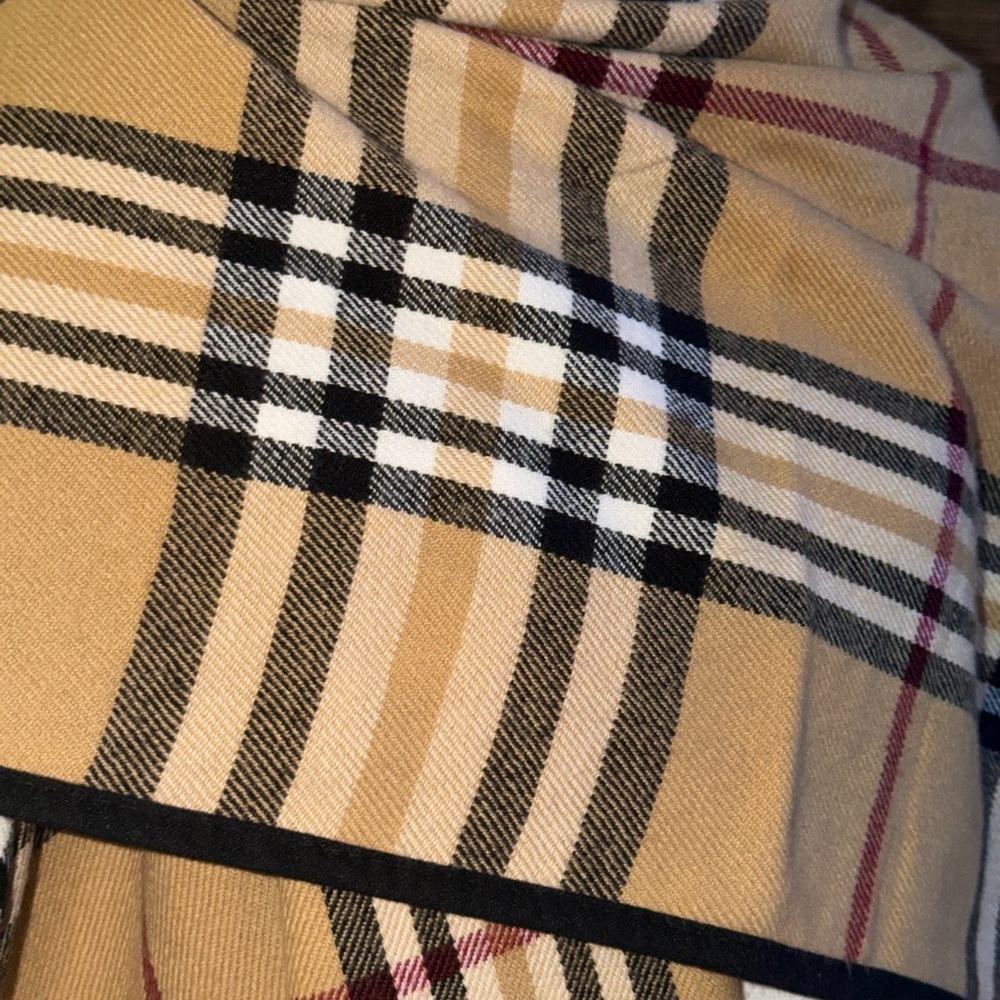 Plaid Patterned Scarf - Picture 5 of 7